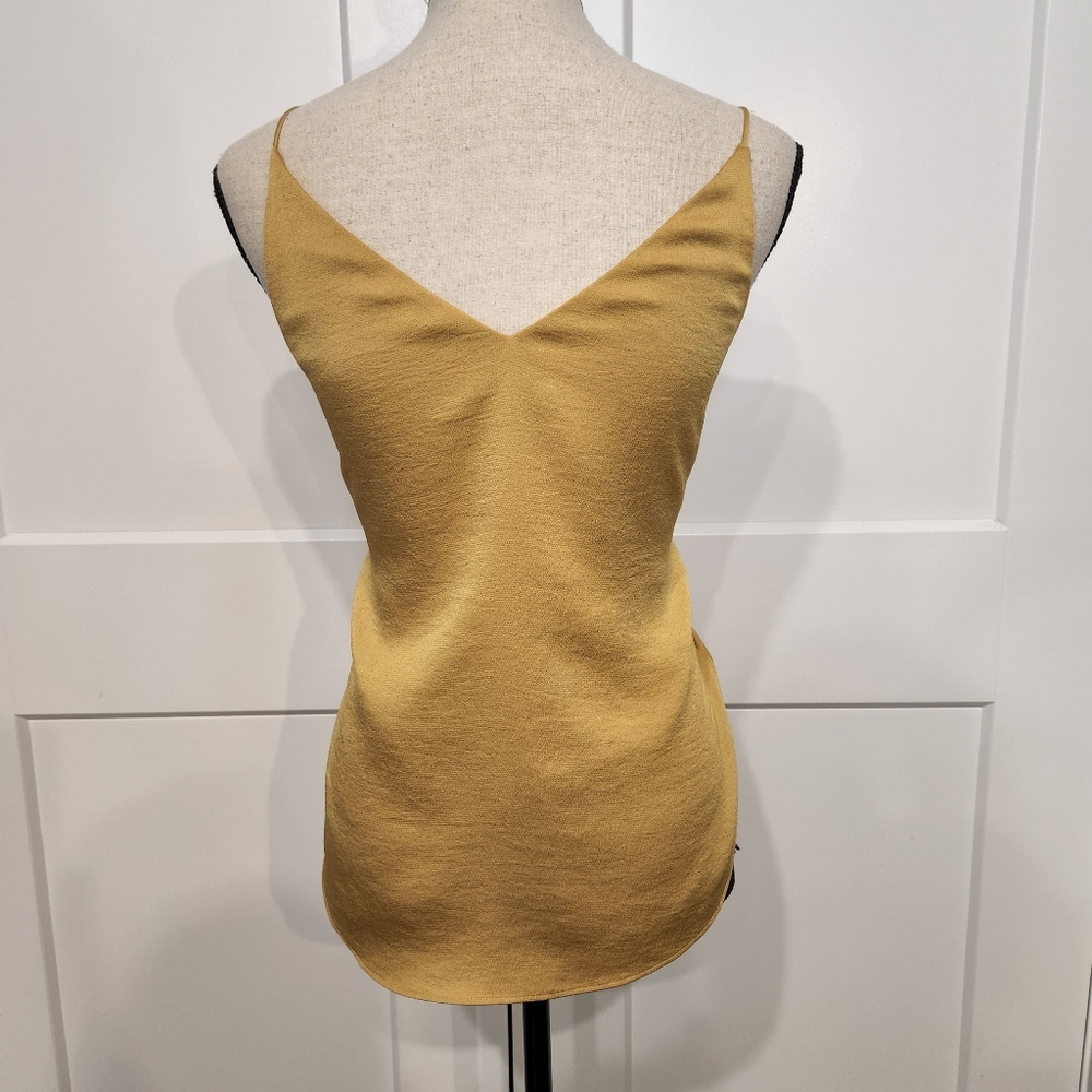 🍉 Express Yellow Top Size Medium - Picture 2 of 3